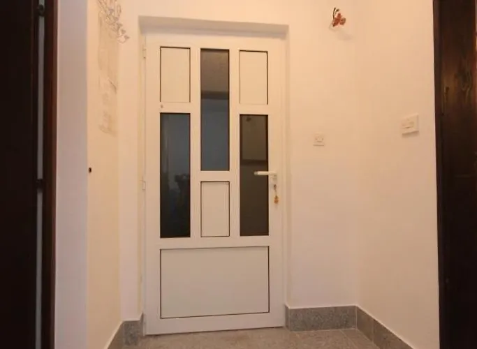 With A Parking Space - 8924 شقة *